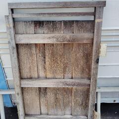 木製扉の画像