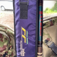 渓流竿とケース自衛隊の売店で買ったリュック(取引き中)　の画像