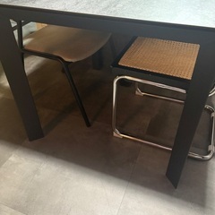 セラミックダイニングテーブルの画像