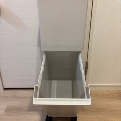 ゴミ箱の画像
