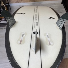HSヒクトクリプト5'8"サーフボードの画像