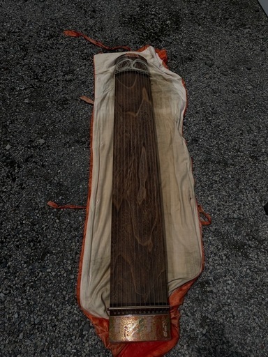 ジャングルジャングル岸和田和泉インター店】アコギ Martin D-28 下部