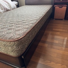 値引しました✴︎シングルベット超美品！(中古) 背もたれ付き、収納引き出し付き✴︎の画像