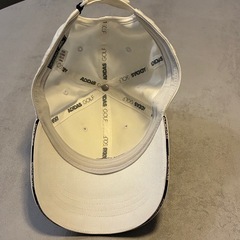 adidas GOLF キャップの画像