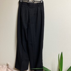 新品GUのパンツの画像