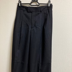 新品GUのパンツの画像
