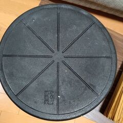 鉄製のすき焼き鍋&ささらの画像