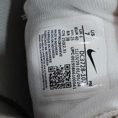 NIKE ランニングシューズの画像