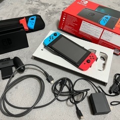お取引者様決定しました！美品　Nintendo Switch 2019年モデル おまけ付きの画像