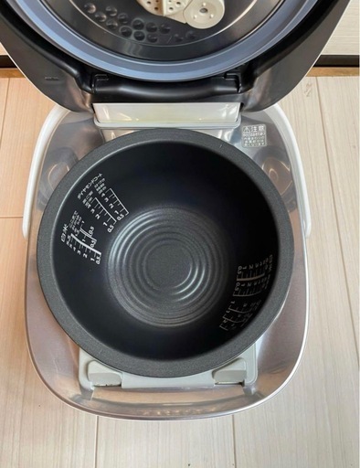 美品 東芝　 真空圧力IHジャー炊飯器 5.5合　RC-10VXN