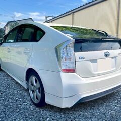 『自社ローン＆リース』なら審査落ちナシ😉事情があってブラックでも乗れます🚗保証人不要・月々お手頃・他社NG対応【ご予算相談OK】車検2年付でお渡し！　トヨタ　プリウス　修復歴なし　フルセグナビ　バックカメラの画像
