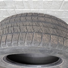 スタッドレスタイヤ BRIDGESTONE ブリヂストン VRX2 215/65R16 2022年製 4本 16インチ 【札TB01】の画像
