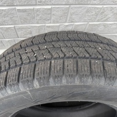 スタッドレスタイヤ BRIDGESTONE ブリヂストン VRX2 215/65R16 2022年製 4本 16インチ 【札TB01】の画像