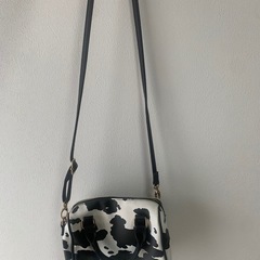 牛柄ショルダーバッグの画像