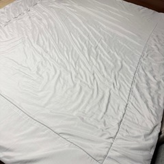 マットレス　クイーンサイズ　防水敷きパッド＆シーツ付　の画像