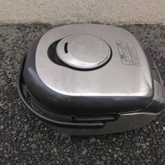 日立の５、５合炊き炊飯器：動作良好：：中古品：激安：の画像