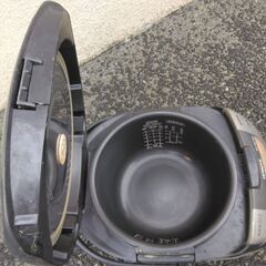 日立の５、５合炊き炊飯器：動作良好：：中古品：激安：の画像