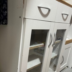 (無料）食器棚の画像