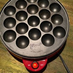 【中古】タコ焼き機　タコ焼きピック付き　アイリスオーヤマ製の画像