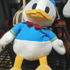 ドナルドダックぬいぐるみBIGの画像