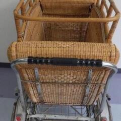 早い者勝ち  アンティークな乳母車の画像