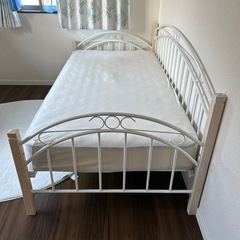 ニトリパイプベッド&マットレスの画像