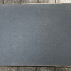 黒の木製ガラス扉付き CDラックの画像
