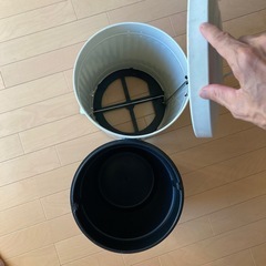 ゴミ箱　ペダル式の画像