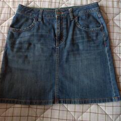 LACOSTEの画像