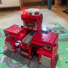 トミカ　コマンドステーション＆ビッグ・ファイアー　トミカ　4台付き　消防車の画像