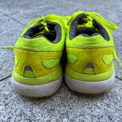 スニーカーの画像