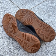 アンブロ黒フットサルシューズの画像