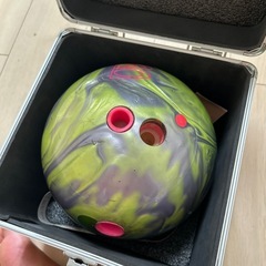 ボーリングのボールの画像