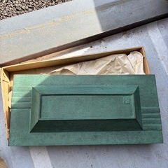 金属製のレトロ灰皿の画像