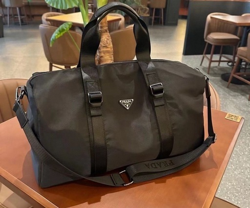 新品PRADA ボストンバッグ ブラック 三角ロゴ テスートナイロン 大容量