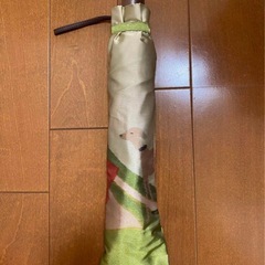 【甲州産 ほぐし織】女性と犬柄と風車 高級折りたたみ傘 雨晴兼用傘 日本製の画像