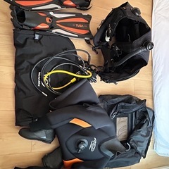 ダイビング器材　スーツ2着　一式の画像