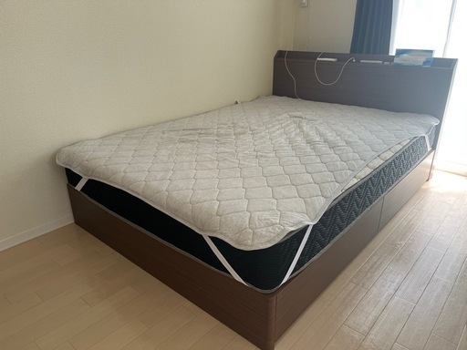 ニトリ　ダブルベットフレーム、マットレス