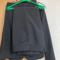 スーツとバックのセットの画像