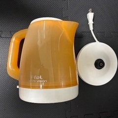 【格安】おしゃれ電気ケトル！半透明なオレンジ色！中身の量も確認できる、さすがはティファール！容量1.5L！の画像