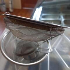 濾す道具の画像