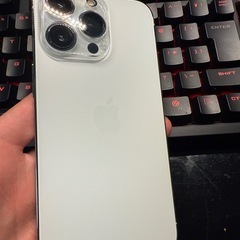 美品iPhone13Pro シルバー 128GB ケース等付属の画像