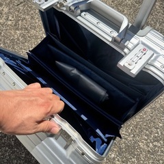 機内持ち込み可能 スーツケースの画像