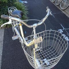 中古自転車３６４５　２４インチ　ギヤなし　LEDオートライト　キッキーと音がならない後輪ローラーブレーキ　前後ともブリヂストン耐磨耗タイヤの画像