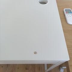 IKEA　机　ミッテの画像