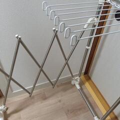室内物干しの画像
