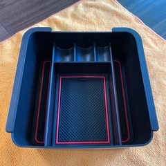 アウトランダーPHEV(GN0W)用コンソールボックスの画像