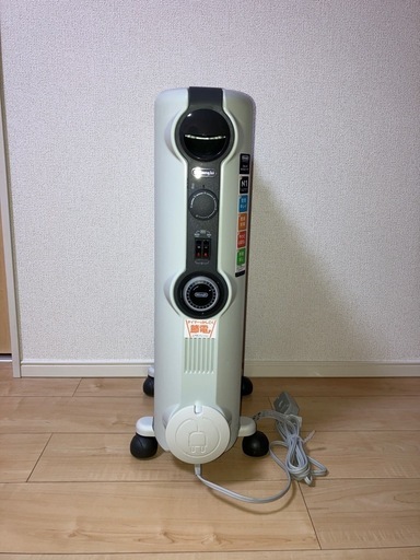 【未使用に近い】デロンギ　HJ0812　オイルヒーター Amazon | De'Longhi (デロンギ) オイルヒーター HJ0812 電気