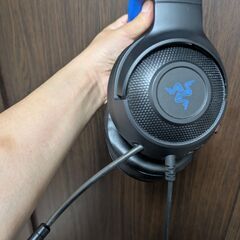 中古品　ゲーミングヘッドフォン　ケーブル被覆剥がれありの画像