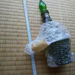 洋酒の瓶が三本の画像